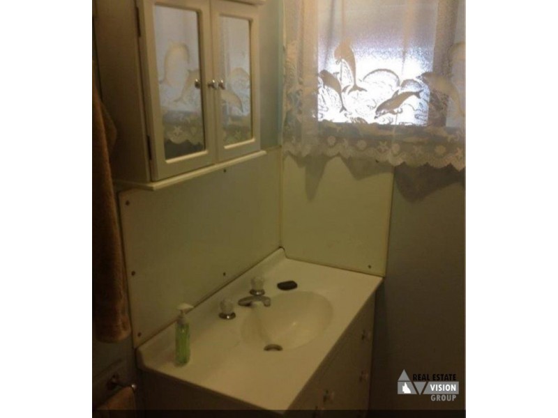 18 Fay Street, Blackwater QLD 4717