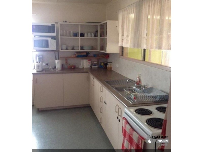 18 Fay Street, Blackwater QLD 4717