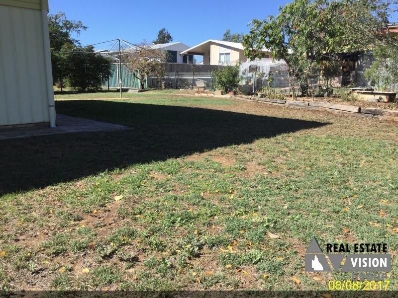 12 Pine Street, Blackwater QLD 4717