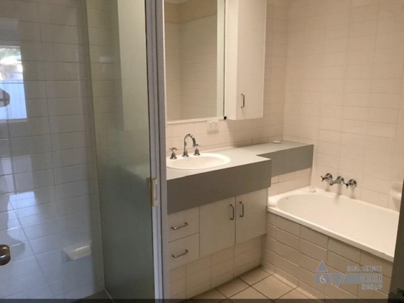 3 Sharlyn Cres, Emerald QLD 4720