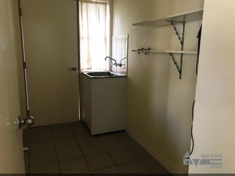 3 Sharlyn Cres, Emerald QLD 4720