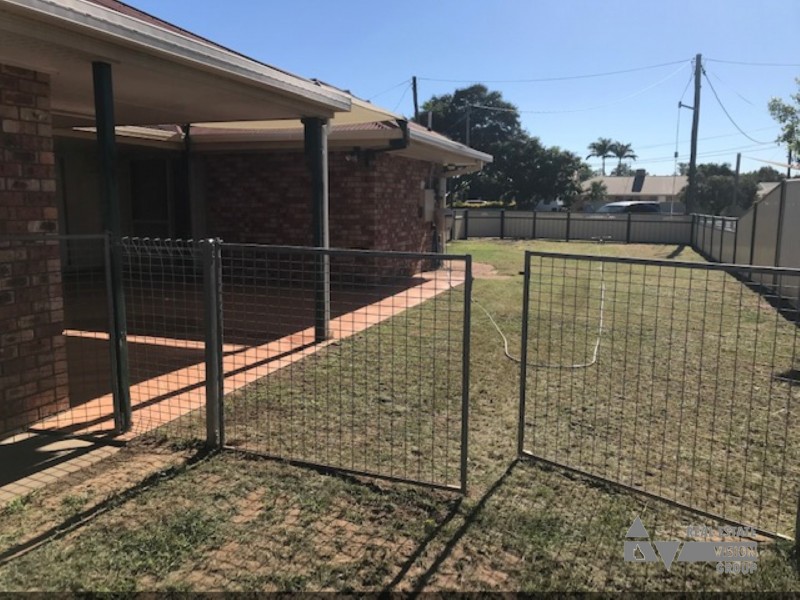 3 Sharlyn Cres, Emerald QLD 4720