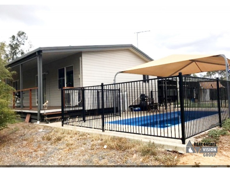 47 Tourmaline Rd, Emerald QLD 4720