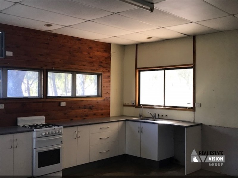 25 Richardson St, Anakie, The Gemfields QLD 4702