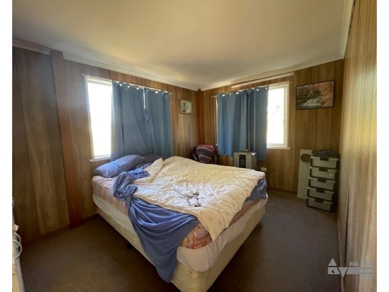 91 River Road, Sapphire QLD 4702