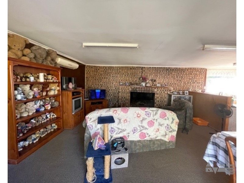 91 River Road, Sapphire QLD 4702