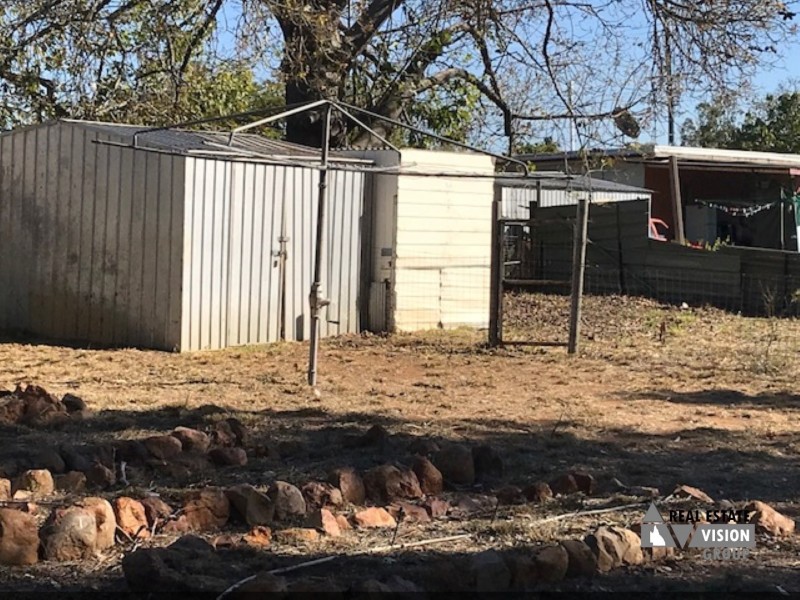 25 Richardson St, Anakie, The Gemfields QLD 4702