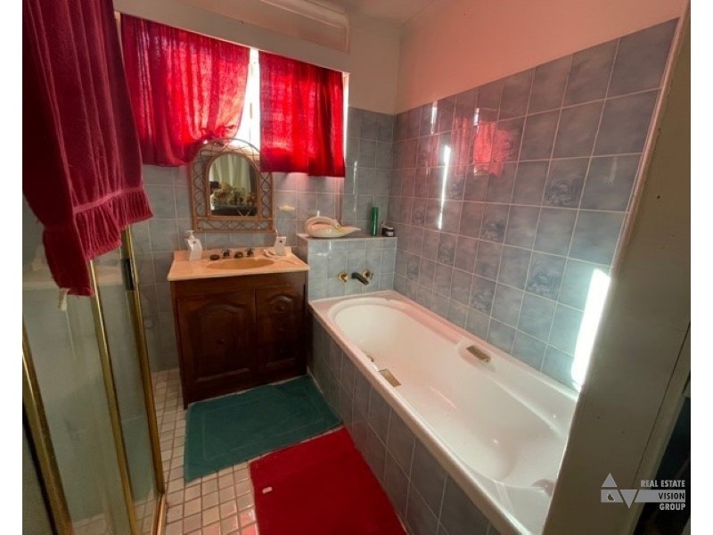 91 River Road, Sapphire QLD 4702