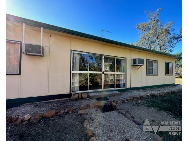 91 River Road, Sapphire QLD 4702