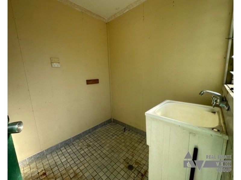 91 River Road, Sapphire QLD 4702