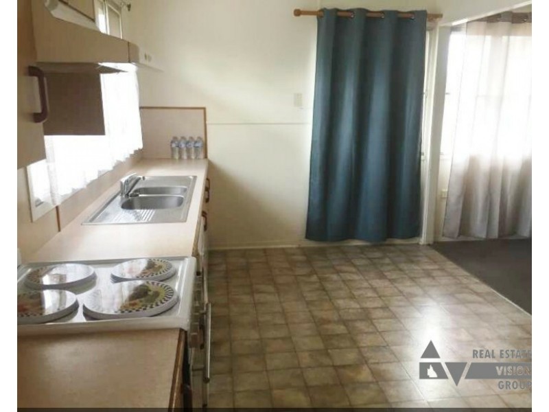27 Seeman Street, Blackwater QLD 4717