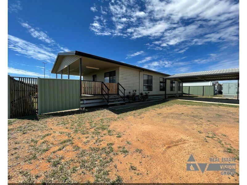 7 Pendula Cres, Blackwater QLD 4717