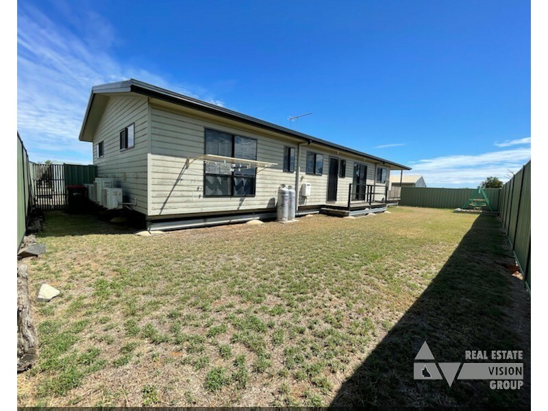 7 Pendula Cres, Blackwater QLD 4717