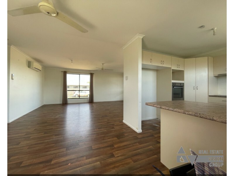 7 Pendula Cres, Blackwater QLD 4717