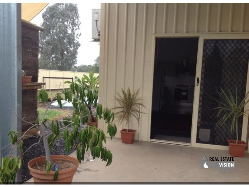 2 Geddes Lane, Emerald QLD 4720