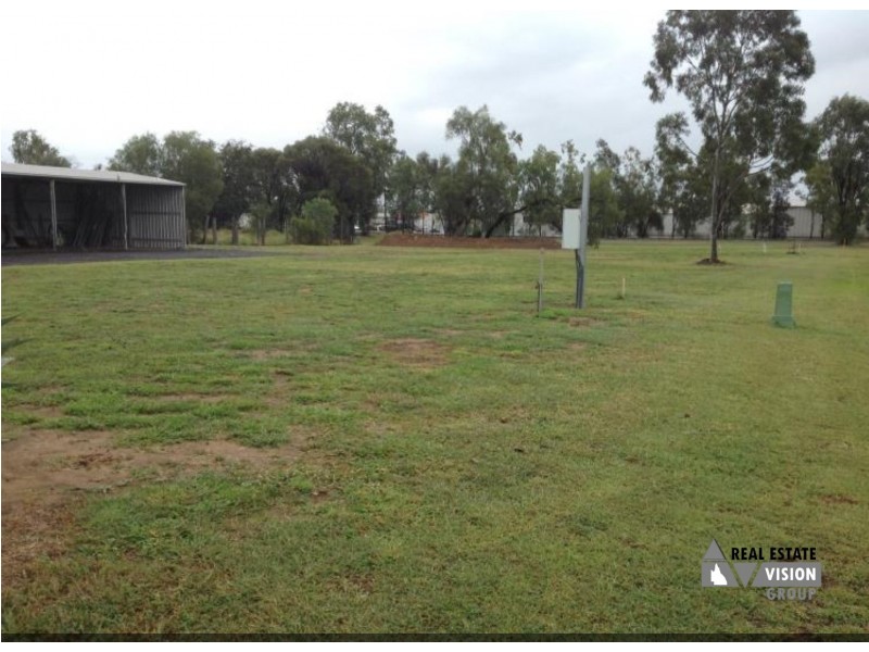 2 Geddes Lane, Emerald QLD 4720