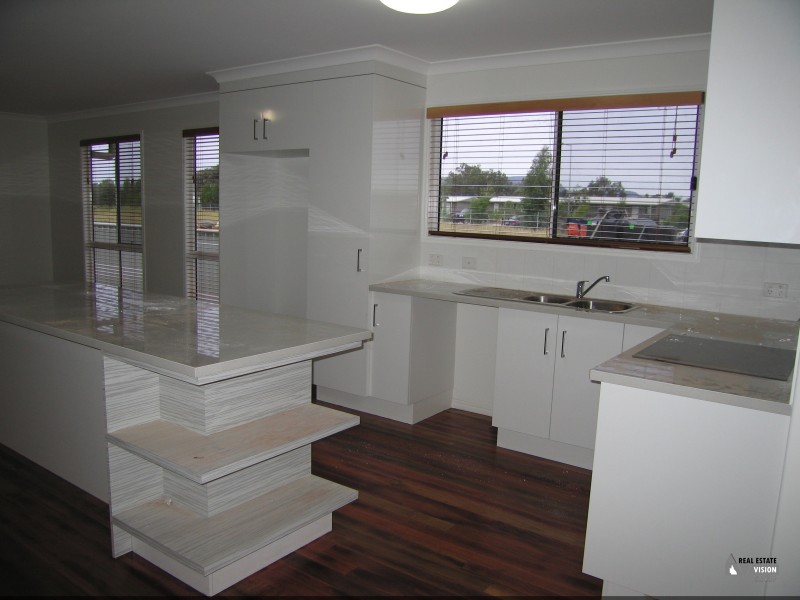 1/66 Hibiscus Cres, Blackwater QLD 4717