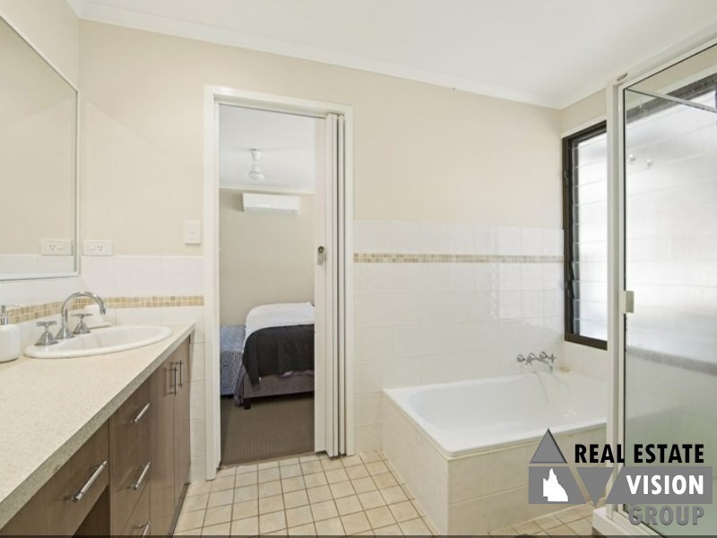 24 Tropic Rd, Cannonvale QLD 4802