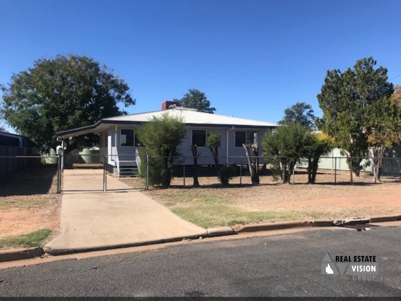 30 Eucalyptus St, Blackwater QLD 4717