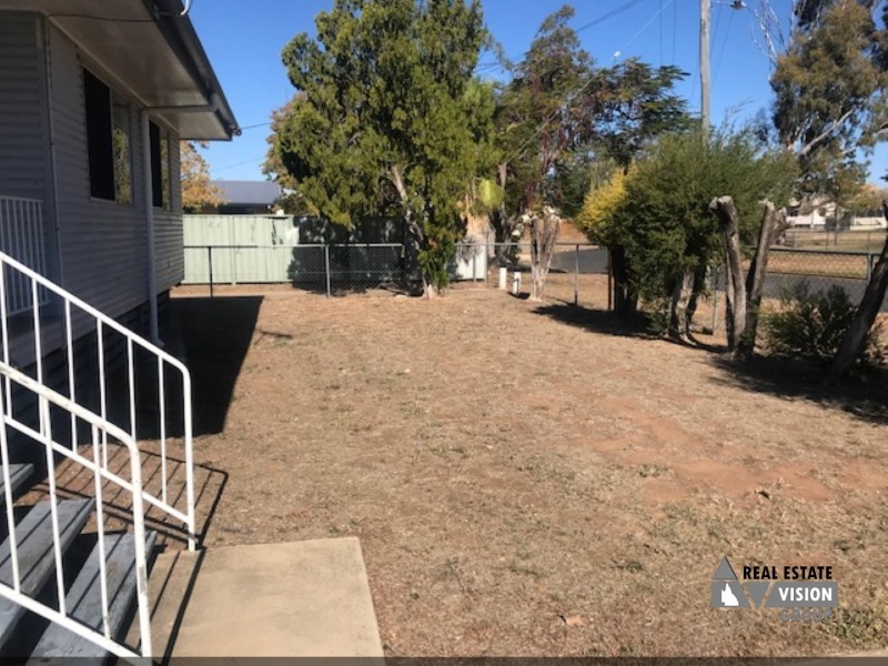 30 Eucalyptus St, Blackwater QLD 4717