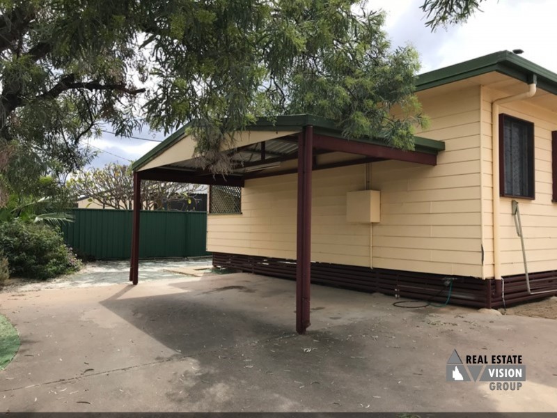 4 Vicki Cl, Emerald QLD 4720