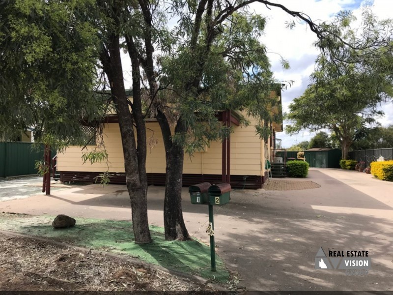 4 Vicki Cl, Emerald QLD 4720