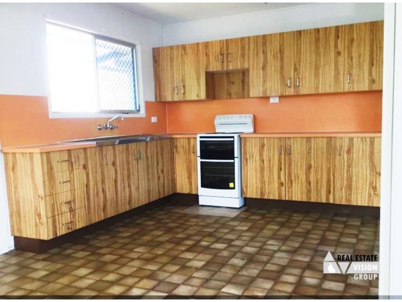 30 Eucalyptus St, Blackwater QLD 4717