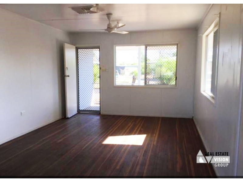 30 Eucalyptus St, Blackwater QLD 4717