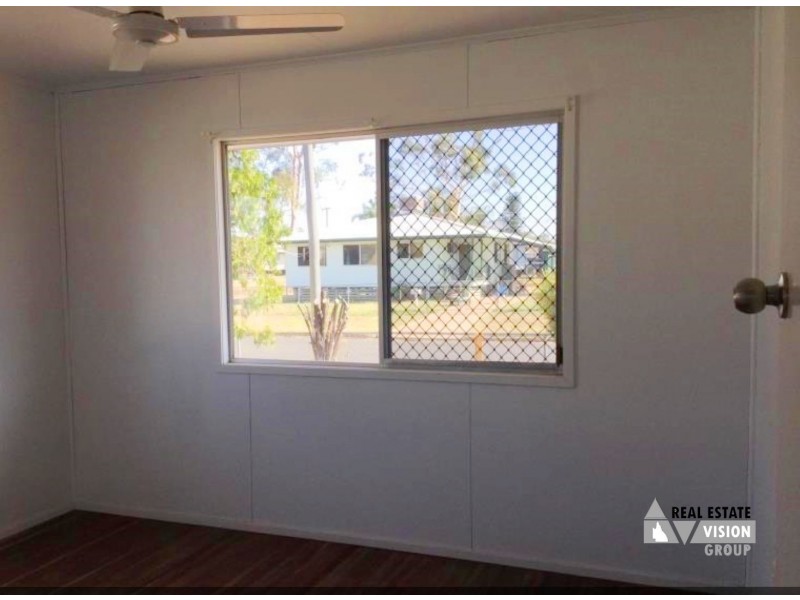 30 Eucalyptus St, Blackwater QLD 4717