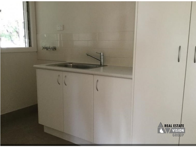 19 Arnold Street, Blackwater QLD 4717