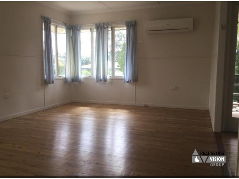 19 Arnold Street, Blackwater QLD 4717