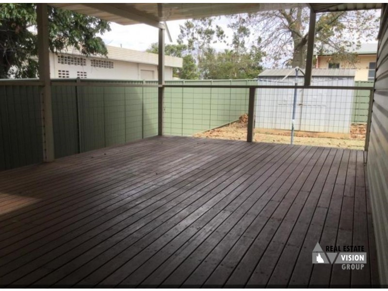 19 Arnold Street, Blackwater QLD 4717