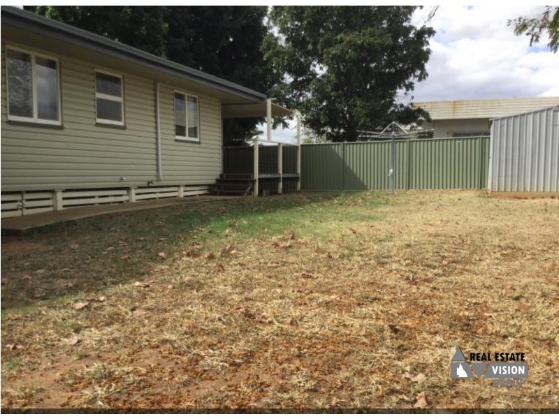 19 Arnold Street, Blackwater QLD 4717