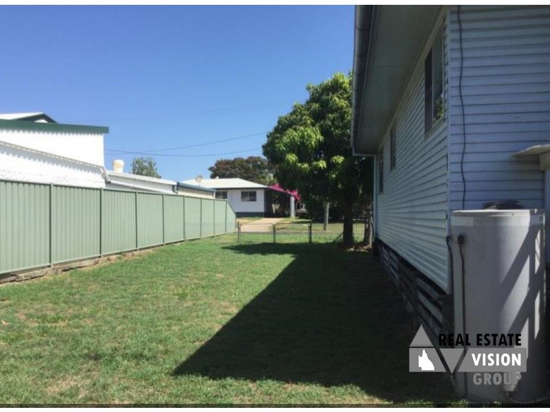 19 Ironbark St, Blackwater QLD 4717