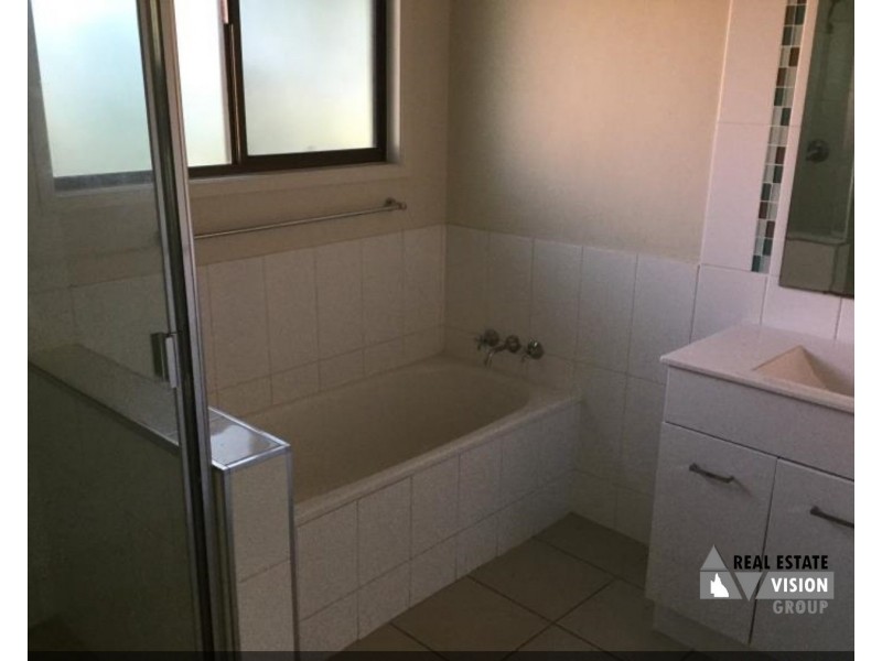 16 Walsh Avenue, Blackwater QLD 4717