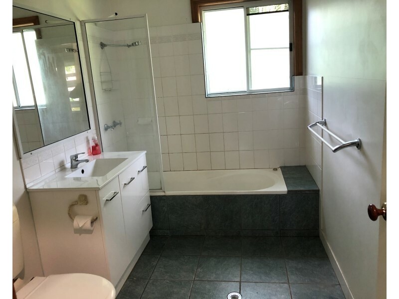 5 Balaka Street, Cannonvale QLD 4802