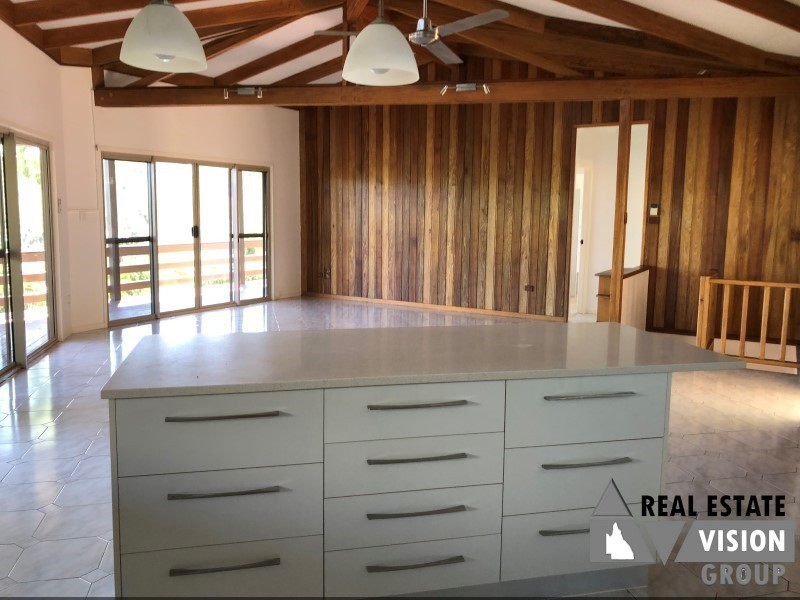 7 Country Rd, Cannonvale QLD 4802