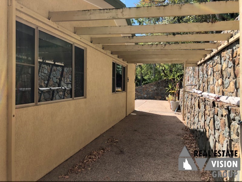 7 Country Rd, Cannonvale QLD 4802