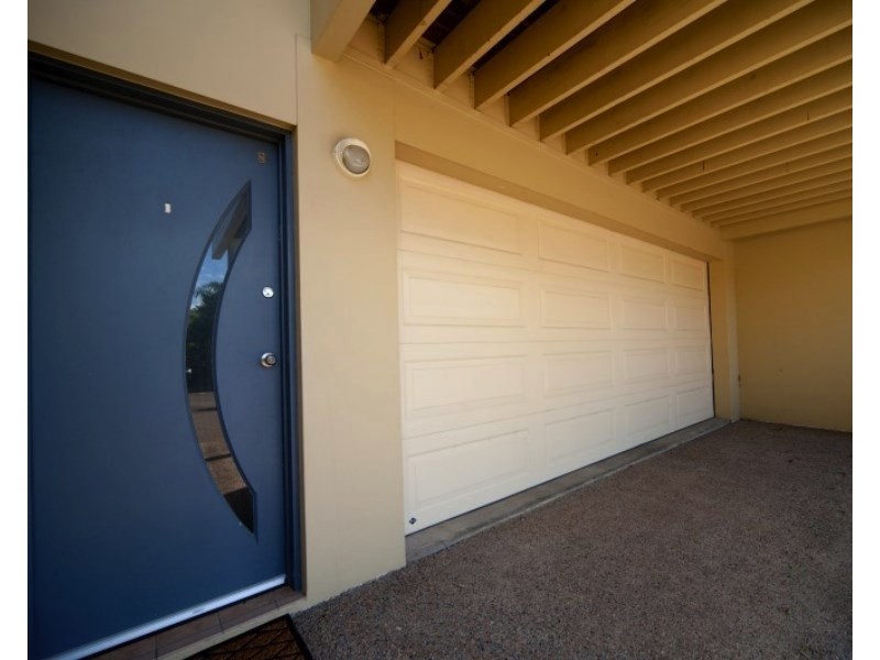 Unit 8/21 Shute Harbour Rd, Cannonvale QLD 4802