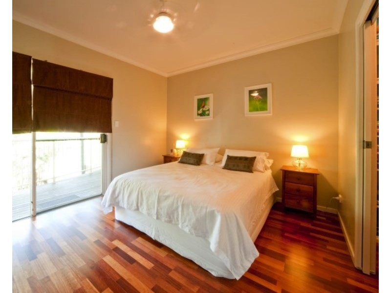 Unit 8/21 Shute Harbour Rd, Cannonvale QLD 4802