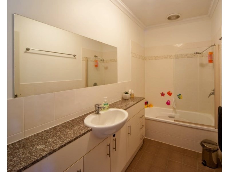 Unit 8/21 Shute Harbour Rd, Cannonvale QLD 4802