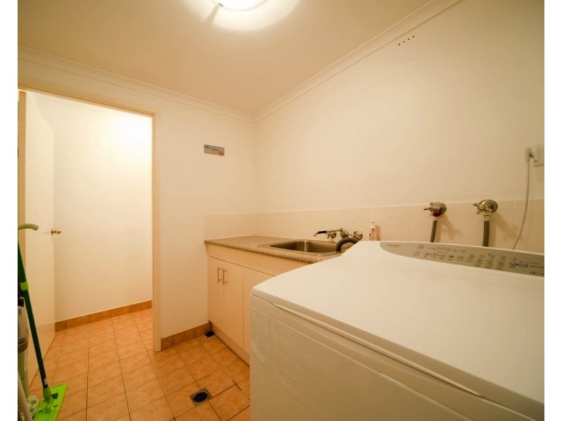 Unit 8/21 Shute Harbour Rd, Cannonvale QLD 4802