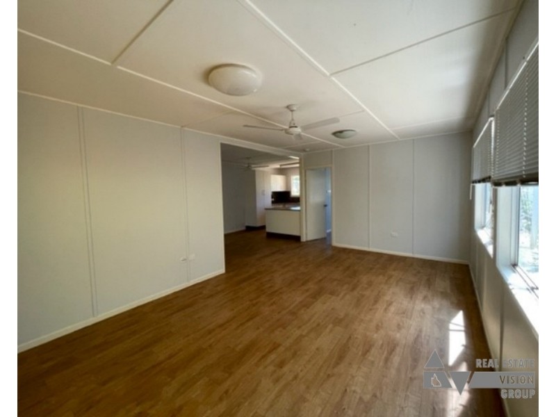 6 Sunrise, Sapphire QLD 4702