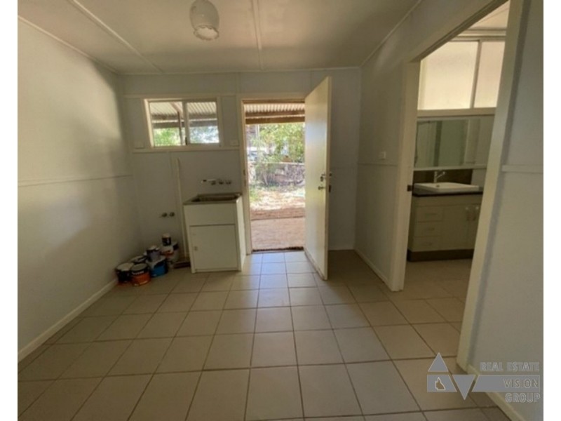 6 Sunrise, Sapphire QLD 4702