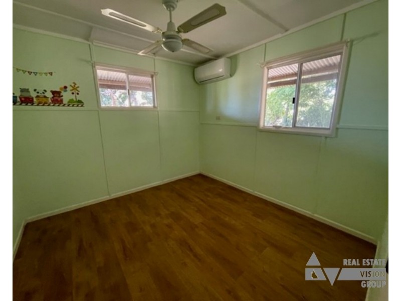 6 Sunrise, Sapphire QLD 4702