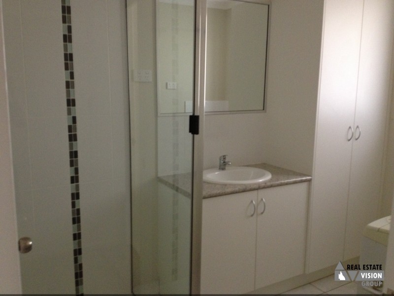1A Pendula Cres, Blackwater QLD 4717