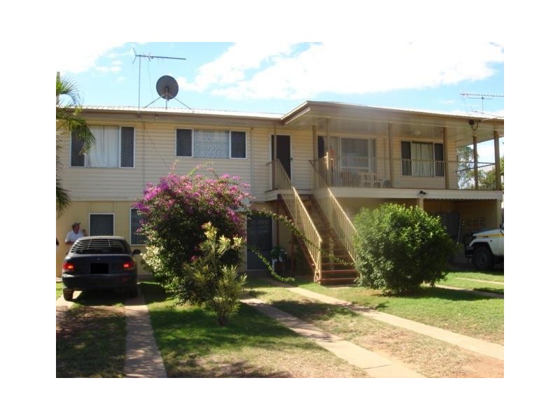 Unit 2/22 Wey St, Blackwater QLD 4717