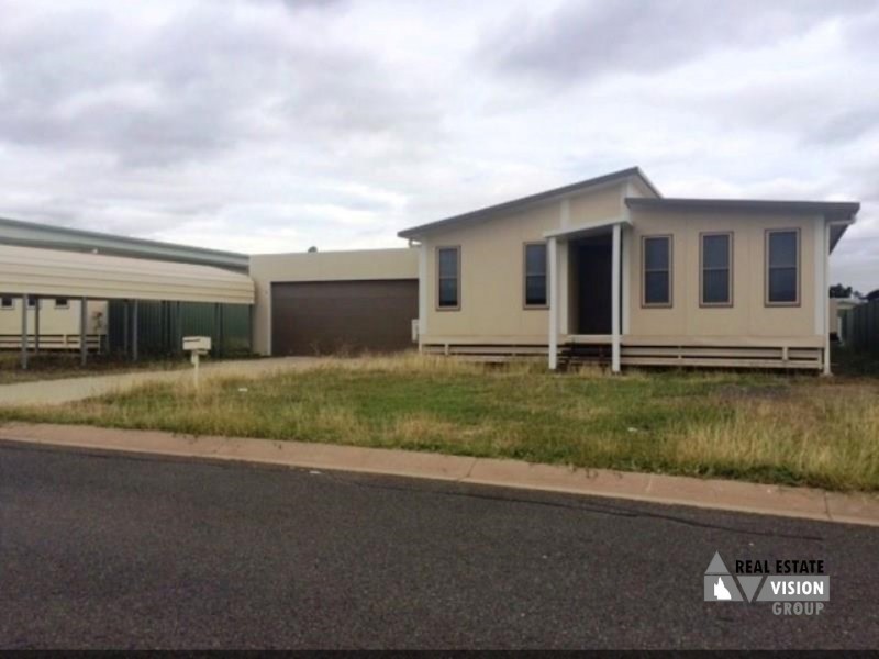 6 Summer Red Ct, Blackwater QLD 4717