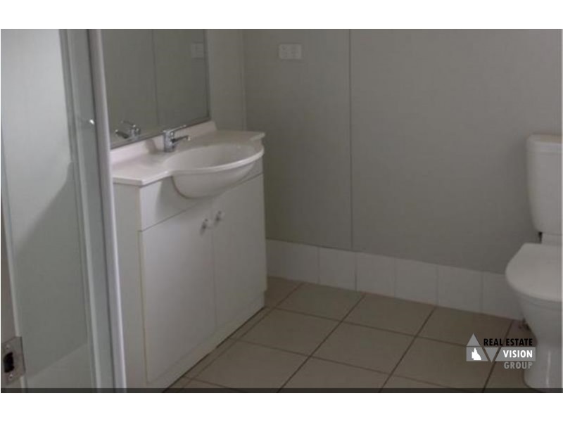 6 Summer Red Ct, Blackwater QLD 4717