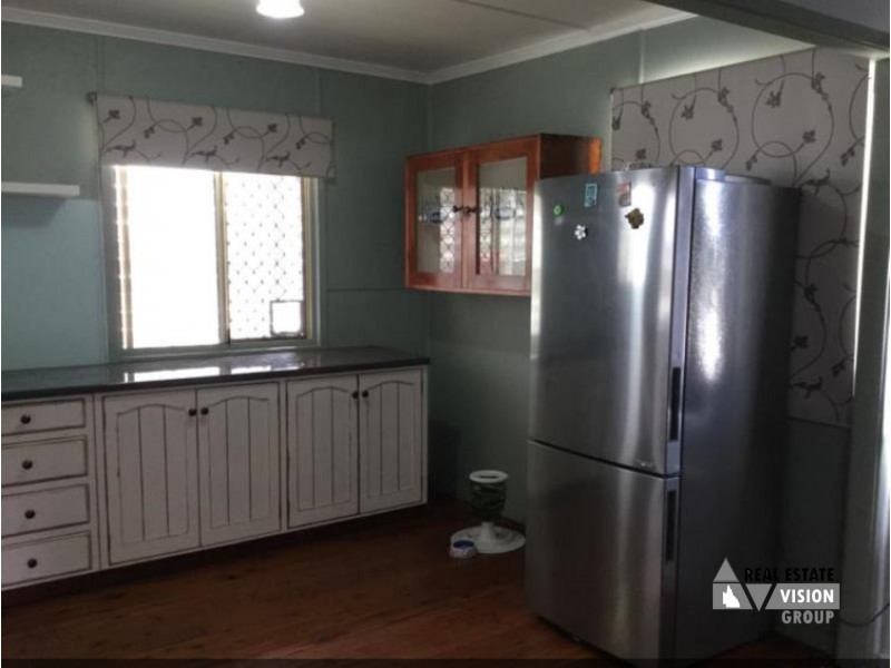 16 Yellowwood St, Blackwater QLD 4717